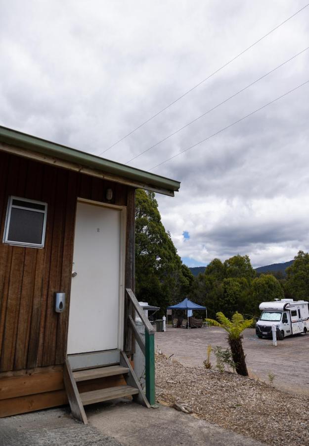Tullah Lakeside Lodge Exterior photo